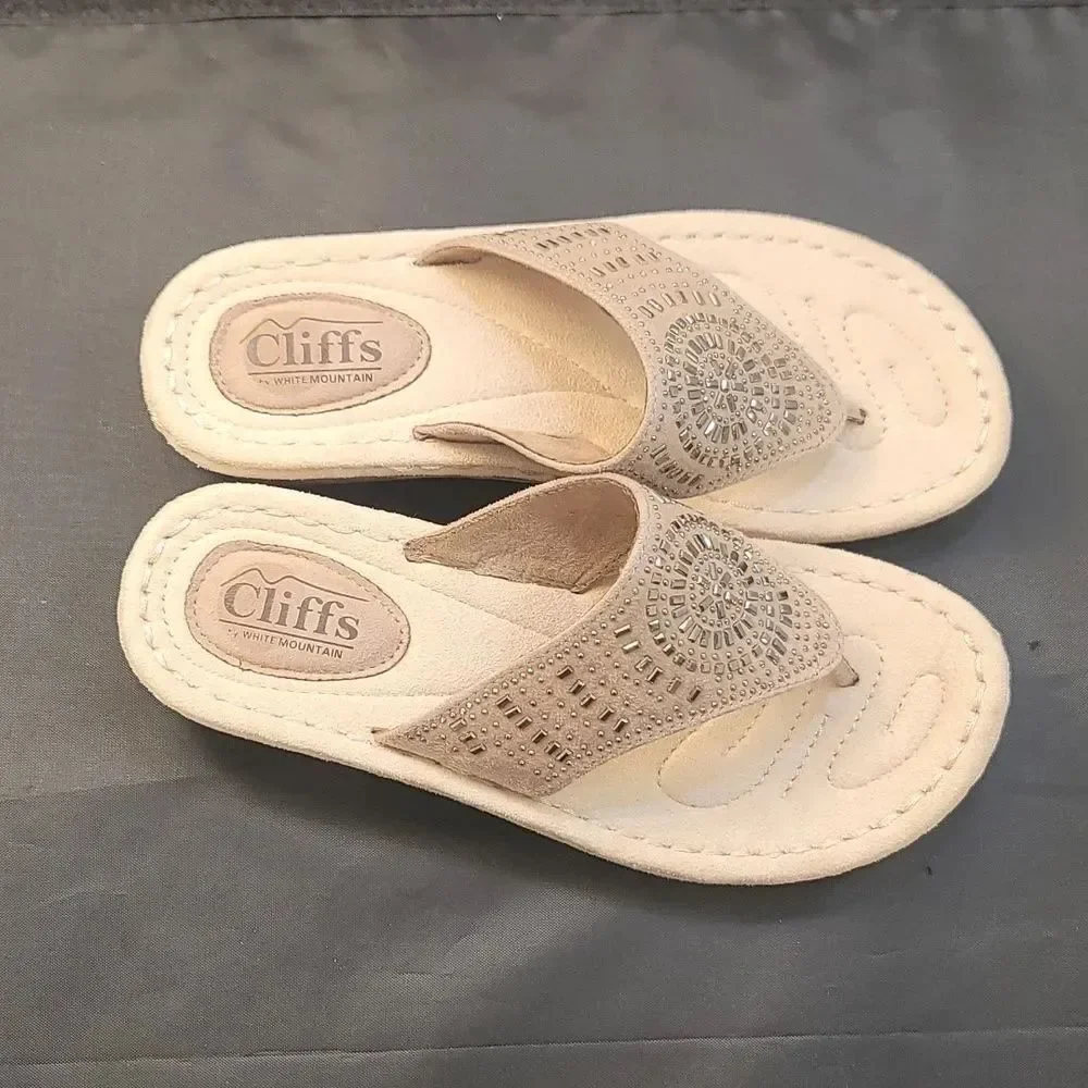 BRAND NEW CLIFFS BY WHITE MOUNTAIN WOMENS CIENNA DEMI WEDGE THONG THON…